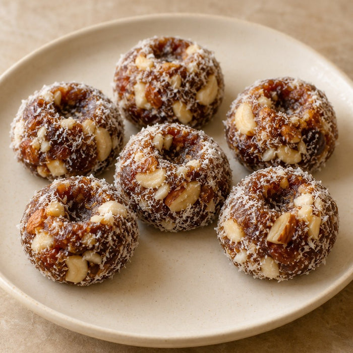 Khajoor Kaju Diya Laddoo